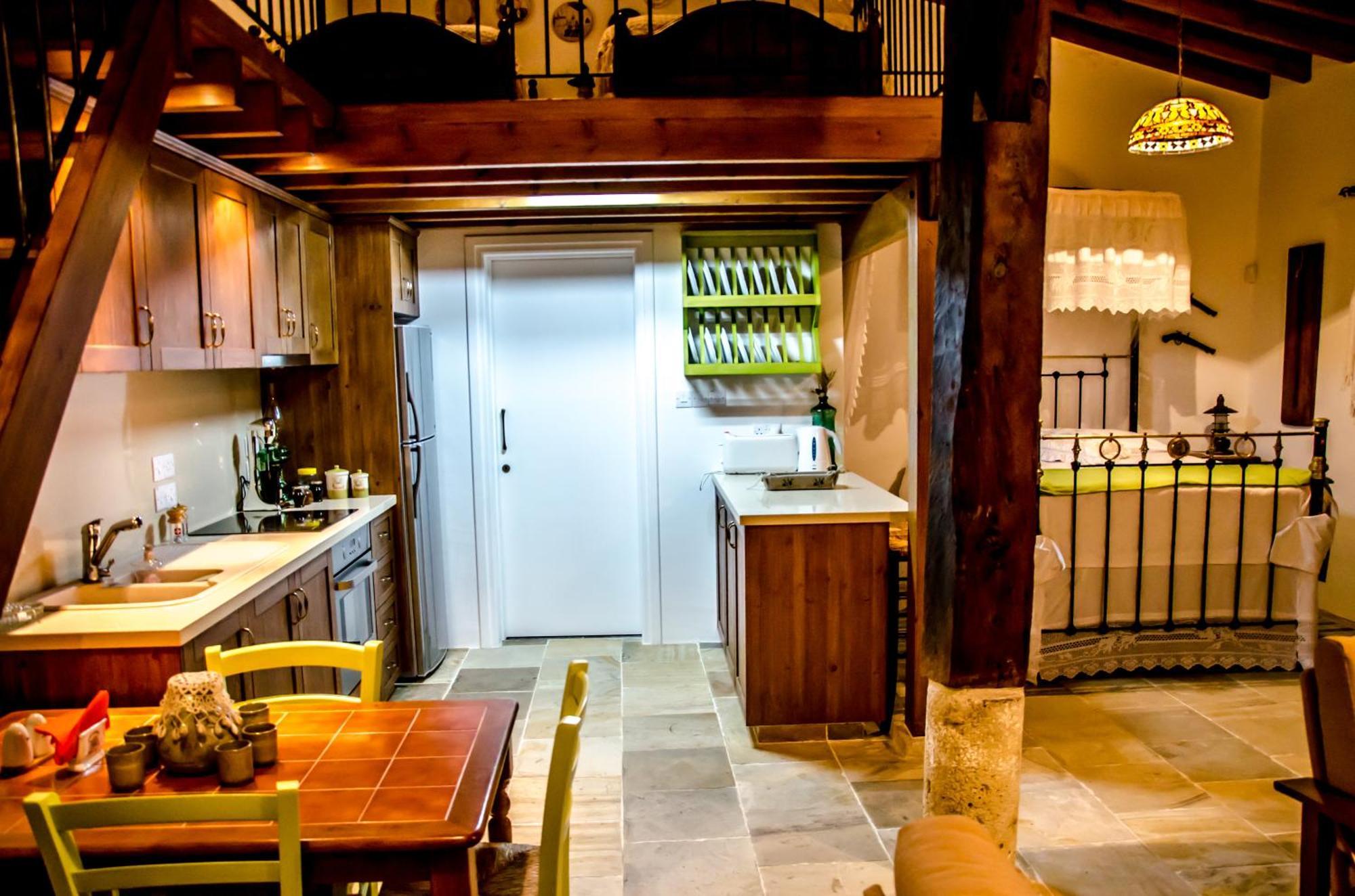 Xenios Cottages Lofou Quarto foto