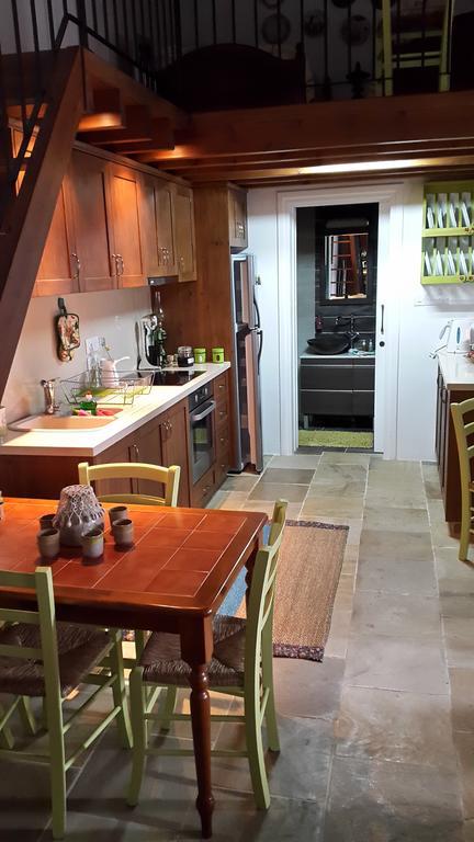 Xenios Cottages Lofou Quarto foto