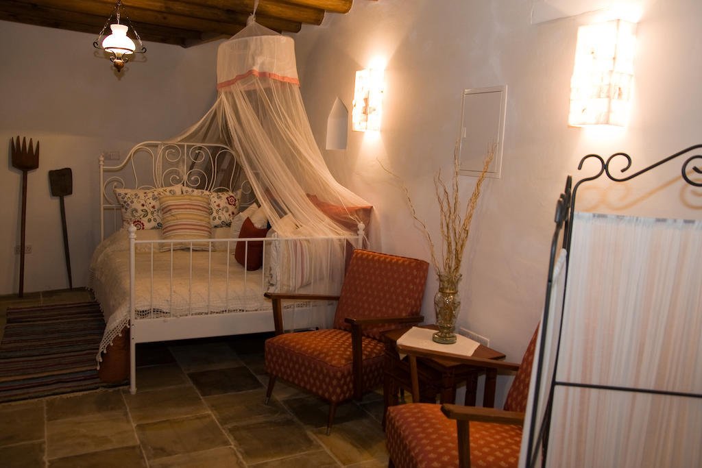 Xenios Cottages Lofou Quarto foto