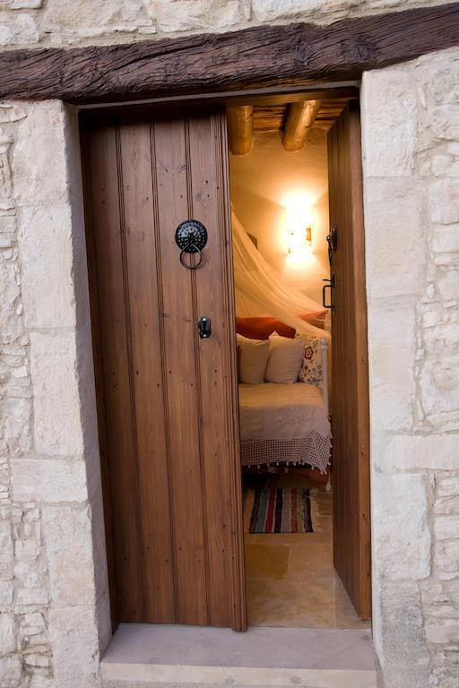 Xenios Cottages Lofou Quarto foto
